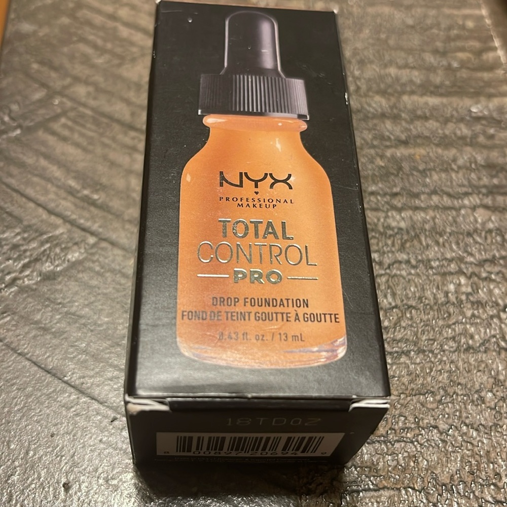 🐣NYX Total Control Pro Drop Foundation in Camel